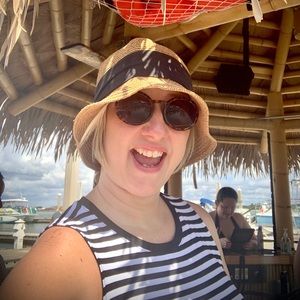 Meet your Posher, Amber